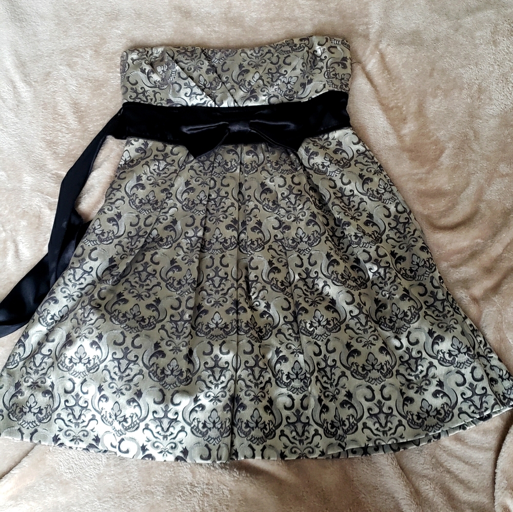Speckless Strapless Babydoll Dress - black/chrome